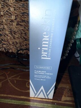 Color Changing Foundation - Flawless Natural Finish (Light/Medium)